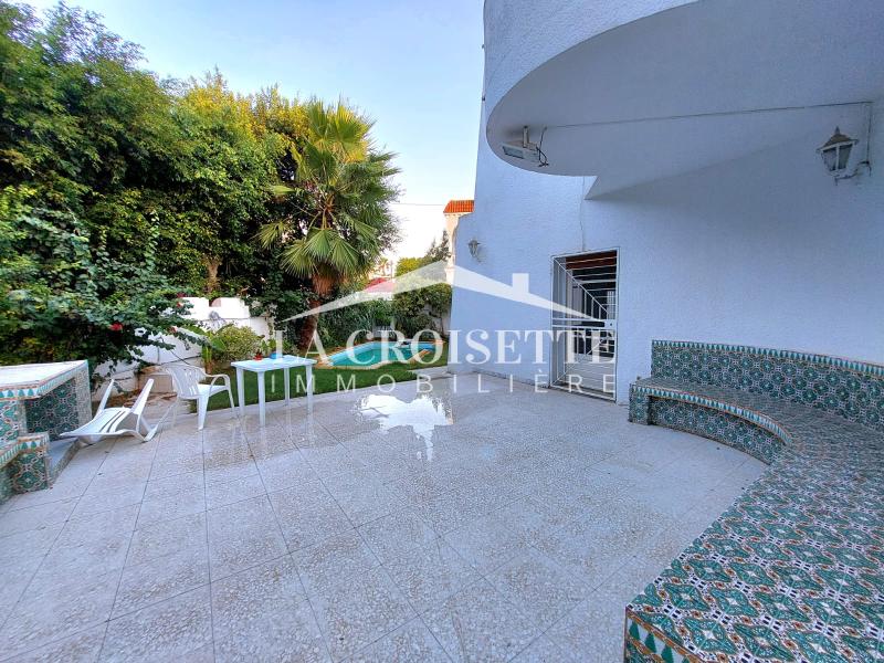 Villa S+6 avec piscine à La Marsa